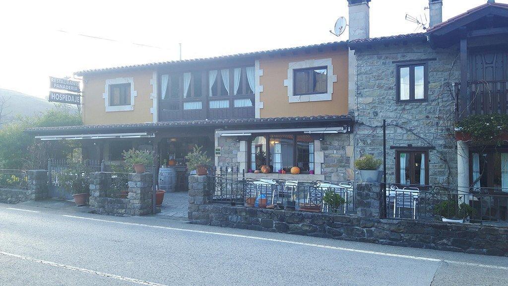 Hostal Casa Lucas Los Tojos Zewnętrze zdjęcie
